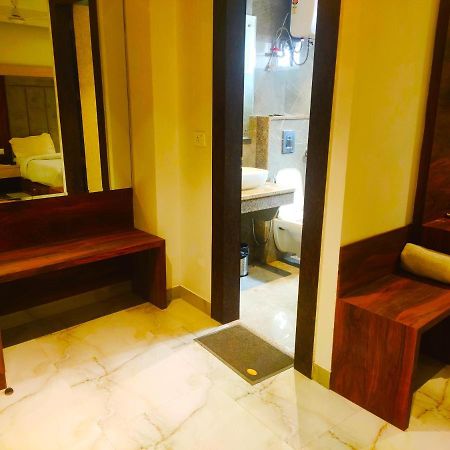 Hotel The Nilsa New Delhi Exterior photo
